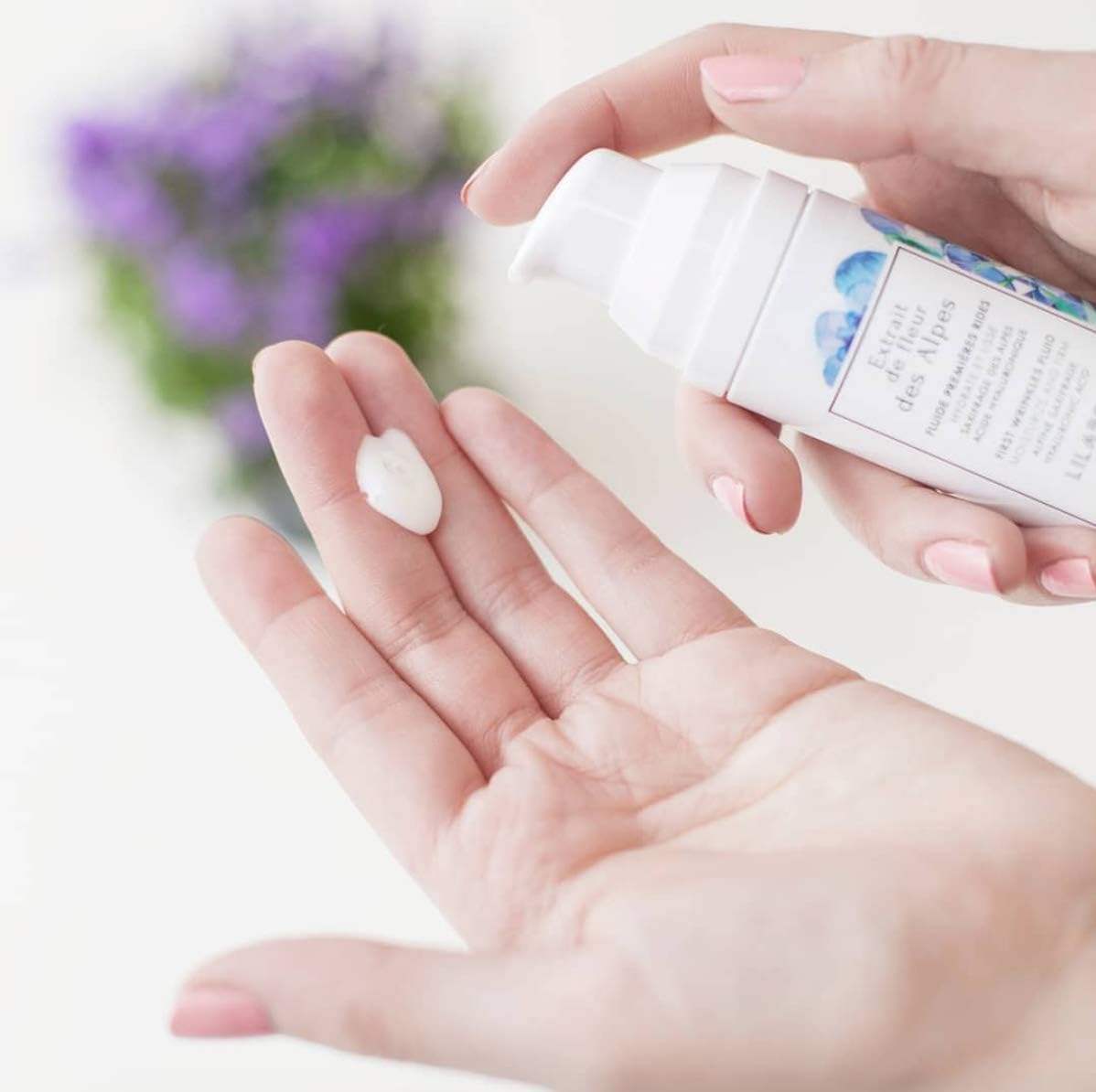 Lilaroze Paris - Fluido Primeras Arrugas Extracto Fleur Des Alpes Hidrata y Alisa Ácido Hialurónico