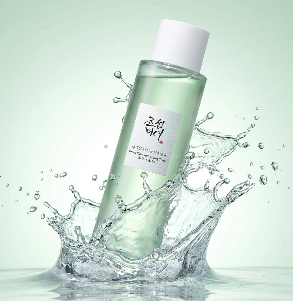 Angle face légèrement basse  Beauty of Joseon Green Plum Refreshing Toner emerging from a powerful water splash, crystal clear liquid frozen in motion, luxury skincare commercial photography, ultra realistic droplets, high-end cosmetic campaign, studio lighting, premium beauty advertisement. (gemini-3-pro-image-preview)